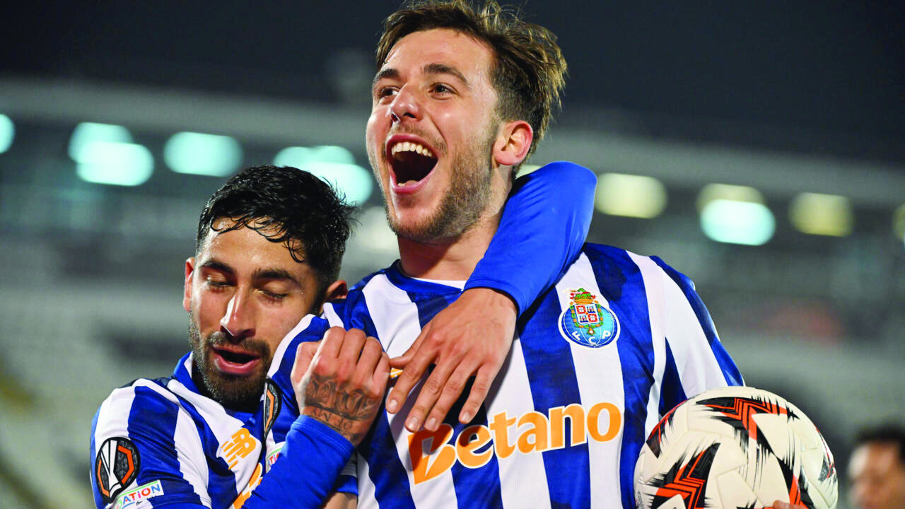 nico gonzalez right signed for manchester city from porto in the biggest deadline day move photo afp