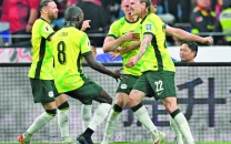 australia saudis keep wc hopes alive