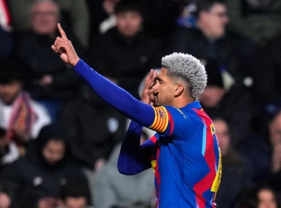 barcelona edge past albacete