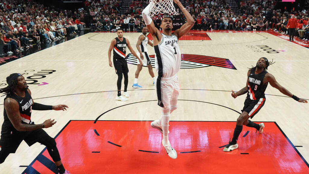 Rockets stay alive against Lakers as Spurs and Celtics move closer