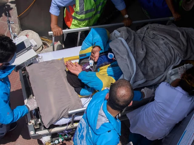 Everest survivor recounts ordeal