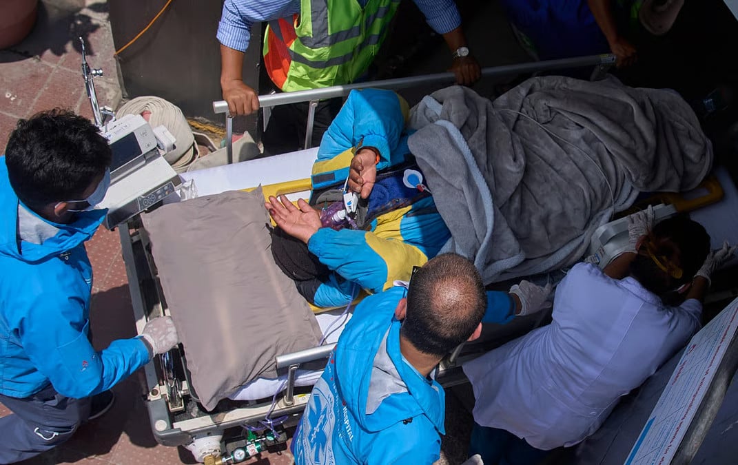 Nepali Everest survivor says he chewed ice to stay alive