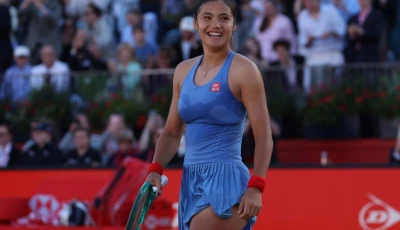 raducanu to face vekic in queen s club final