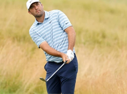 scheffler fires 60 to grab early lead