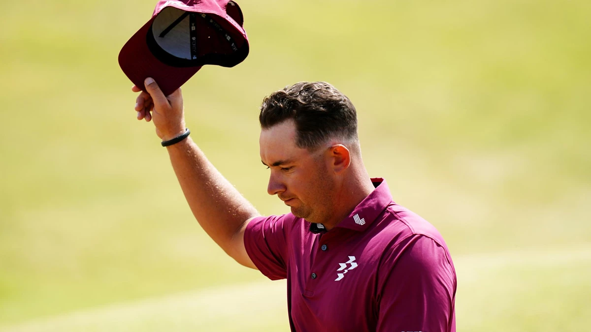 leader herbert burns equal record 62 at british open dechambeau docked two shots