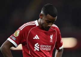 liverpool s isak out for at least two months says slot