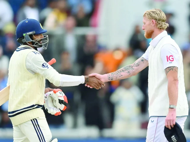 england captain ben stokes and india s ravindra jadeja shake hands as the fourth test concludes in manchester photo icc
