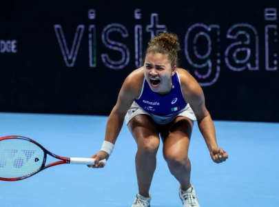 paolini prolongs italy s bjk cup title defence paolini prolongs italy s bjk cup title defence