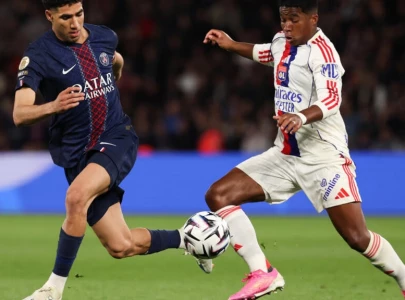 endrick stars as lyon dent psg s ligue 1 title hopes