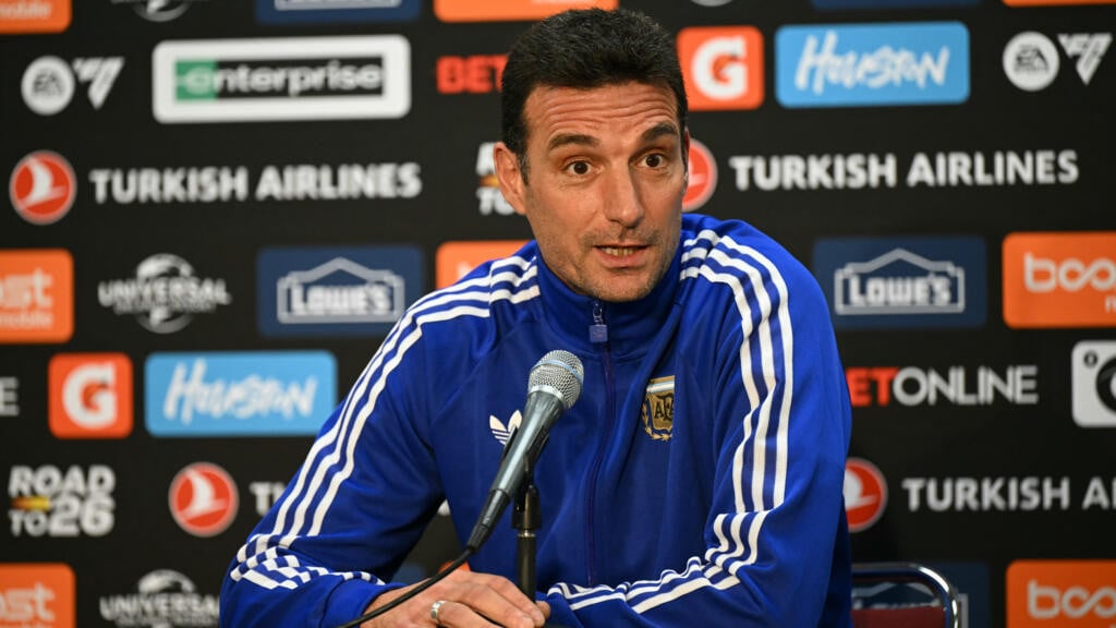 Scaloni says Messi could return in Argentina friendlies before World Cup opener