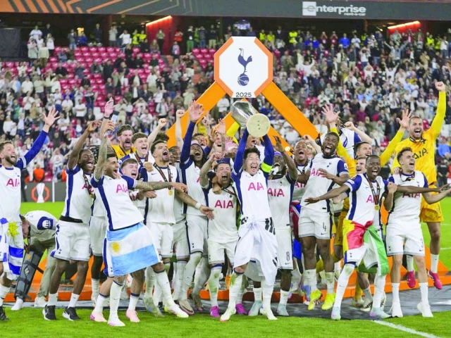 tottenham hotspur players were celebrating their europa league triumph against manchester united photo reuters tottenham hotspur players were celebrating their europa league triumph against manchester united photo reuters