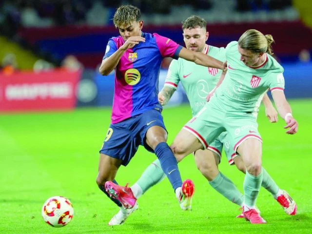 barcelona s spanish forward lamine yamal l vies for the ball with atletico madrid s english midfielder conor gallagher during the spanish copa del rey king s cup semi final first leg photo afp barcelona s spanish forward lamine yamal l vies for the ball with atletico madrid s english midfielder conor gallagher during the spanish copa del rey king s cup semi final first leg photo afp