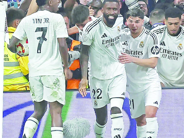 real madrid s german defender antonio rudiger c celebrates scoring his team s fourth goal against real sociedad photo afp real madrid s german defender antonio rudiger c celebrates scoring his team s fourth goal against real sociedad photo afp