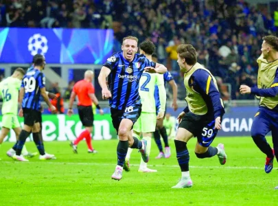 inter stun barca in seven goal thriller inter stun barca in seven goal thriller