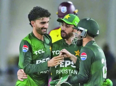 pak bowlers climb in icc rankings