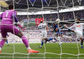 chelsea midfielder enzo fernandez 2r headed the winner against leeds photo afp