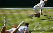 djokovic sinner advance at wimbledon