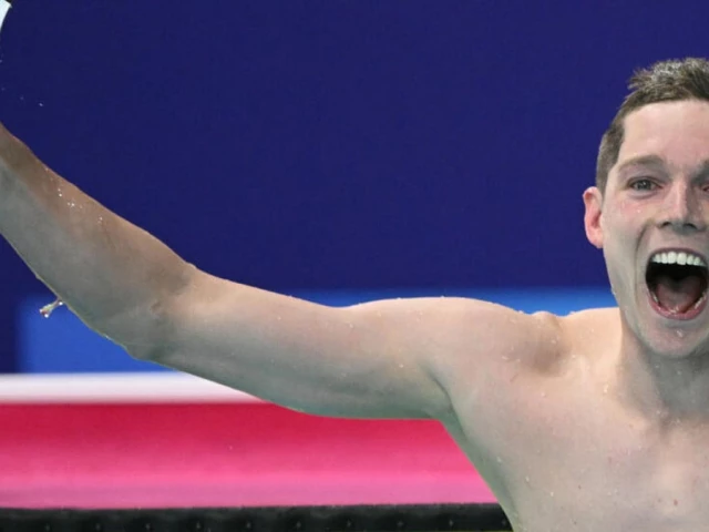 Scott splits Australian swim dominance