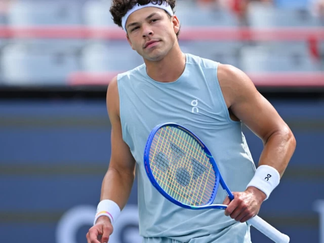 defending champion ben shelton of united states defeated zizou bergs of belgium to reach the fourth round of the atp montreal masters hardcourt tournament photo afp defending champion ben shelton of united states defeated zizou bergs of belgium to reach the fourth round of the atp montreal masters hardcourt tournament photo afp