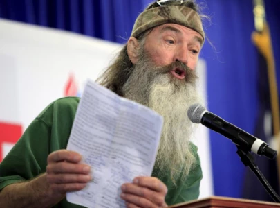duck dynasty star phil robertson dies at 79 after alzheimer s battle duck dynasty star phil robertson dies at 79 after alzheimer s battle