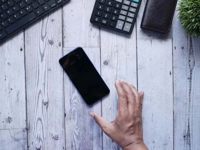 59 women lured to farmhouse for ‘jobs’, stripped of phones