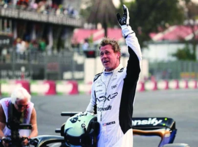 pitt wows hamilton in f1 pitt wows hamilton in f1