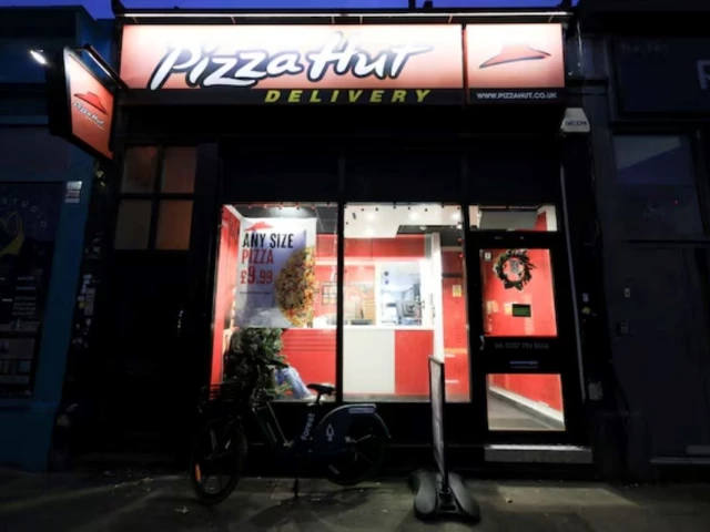a view of a pizza hut store in london britain december 30 2024 file photo reuters a view of a pizza hut store in london britain december 30 2024 file photo reuters