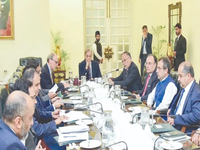 british economist professor stefan dercon calls on pm shehbaz sharif in islamabad photo inp british economist professor stefan dercon calls on pm shehbaz sharif in islamabad photo inp