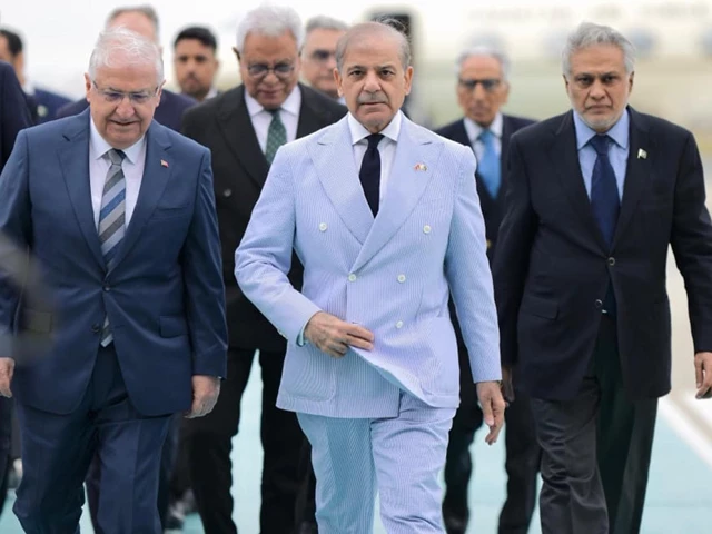 prime minister shehbaz sharif was received by turkish minister of defence yashar guler upon arrival on istanbul airport on sunday may 25 2025 photo pid prime minister shehbaz sharif was received by turkish minister of defence yashar guler upon arrival on istanbul airport on sunday may 25 2025 photo pid