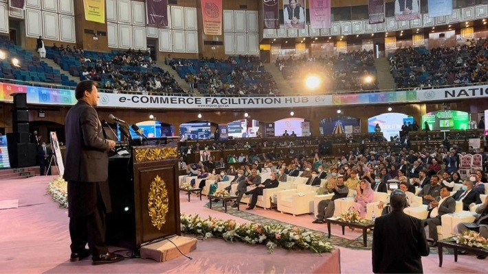 Photo of ‘Ghabrana nahi’, PM advises opposition