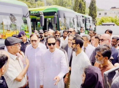 ajk pm gilani thanks nawaz maryam for green buses for muzaffarabad