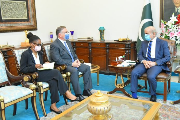 the ambassador of the united states to pakistan donal blome calls on prime minister shehbaz sharif in islamabad on july 1 2022 photo pid