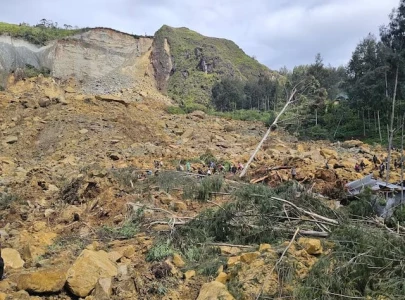 a mountain fell on them says rescue worker at png landslide site a mountain fell on them says rescue worker at png landslide site