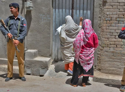 polio team attacked in g b over female members presence