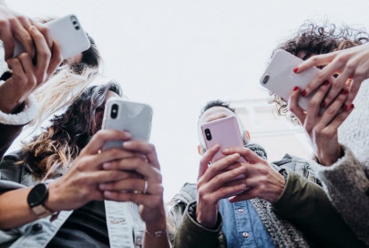 done with doomscrolling here are five tips for a successful social media detox done with doomscrolling here are five tips for a successful social media detox