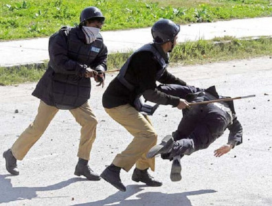 police arrest four alleged robbers after crossfire police arrest four alleged robbers after crossfire