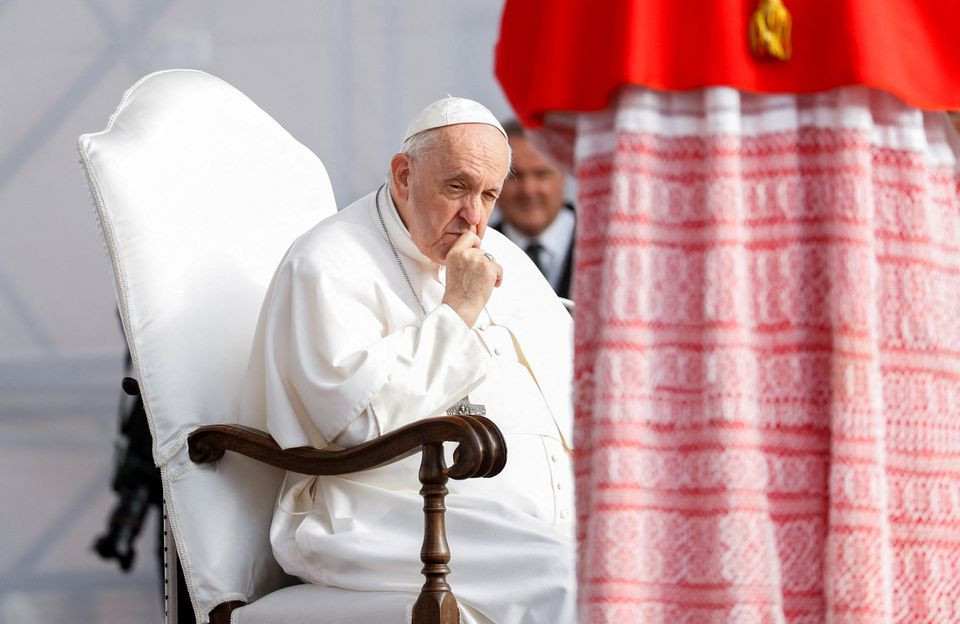 pope francis pauses as he meets the faithful gathered at piazza duomo in l aquila italy august 28 2022 photo reuters