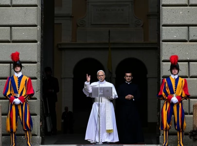 thousands attend pope s first angelus prayer