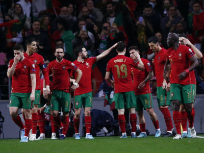 portugal stay on track for world cup
