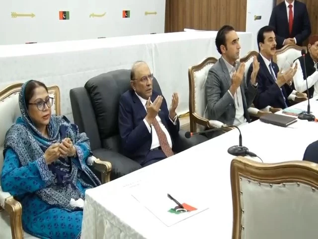ppp chairman bilawal bhutto zardari prays at the start of the party s cec meeting at bilawal house in karachi photo screengrab ppp chairman bilawal bhutto zardari prays at the start of the party s cec meeting at bilawal house in karachi photo screengrab