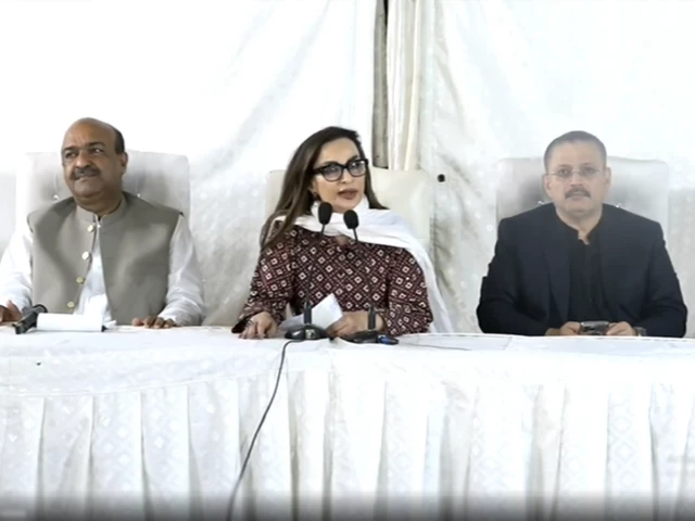 ppp senator sherry rehman flanked by party leaders nadeem afzal chan and sindh information minister sharjeel inam memon addresses a press conference after the central executive committee meeting on saturday oct 18 2025 screengrab ppp senator sherry rehman flanked by party leaders nadeem afzal chan and sindh information minister sharjeel inam memon addresses a press conference after the central executive committee meeting on saturday oct 18 2025 screengrab