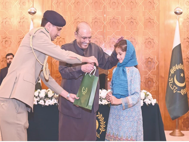 president asif ali zardari distributes computer tablets to orphaned children during an iftar dinner at aiwan e sadr photo app president asif ali zardari distributes computer tablets to orphaned children during an iftar dinner at aiwan e sadr photo app