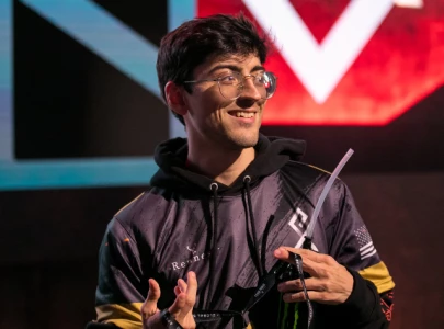 apex legends streamer preslyy accused of domestic violence