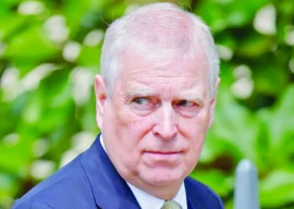 a biography crackles with scandals