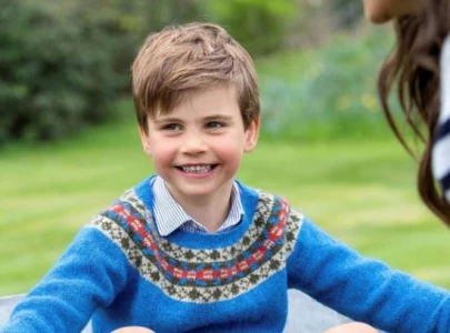 prince louis requests to wear a crown just like his sister princess charlotte