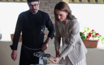 uk s princess kate learns pasta making on visit to italy