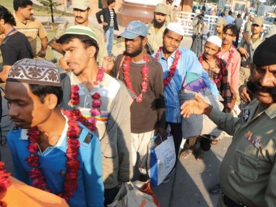 fishermen released from india reach pakistan