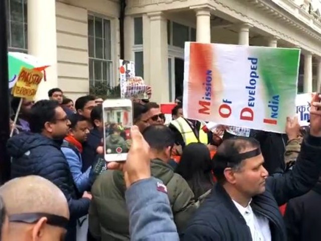 Photo of Hindutva inspired Indians protest against Pakistanis in bid to export extremist ideology