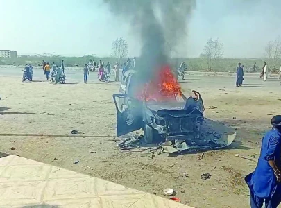 canal protesters fend off police crackdown