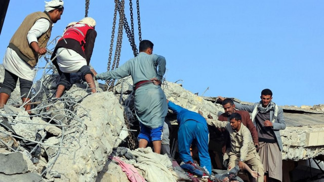 yemenis search for survivors following a reported saudi led airstrike on a prison in the houthi stronghold of saada in northern yemen on january 21 2022 photo afp yemenis search for survivors following a reported saudi led airstrike on a prison in the houthi stronghold of saada in northern yemen on january 21 2022 photo afp